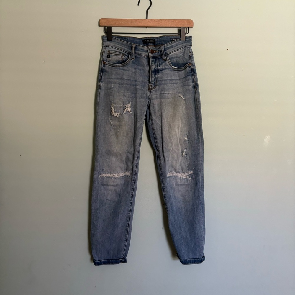 Judy Blue Distressed Boyfriend For Light Wash blue jeans size 3/26